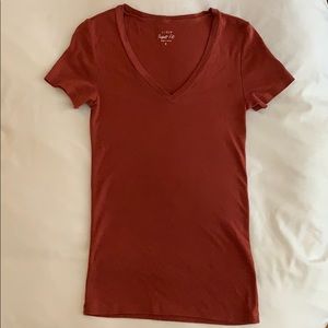 J Crew “perfect fit” V neck ✌🏻